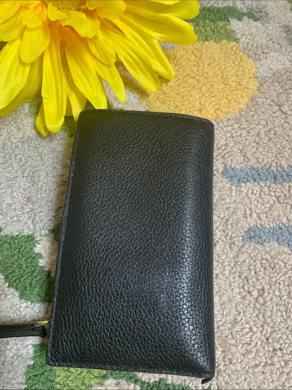 kate spade Black Pebbled Leather Zip Card Case with Gold Logo